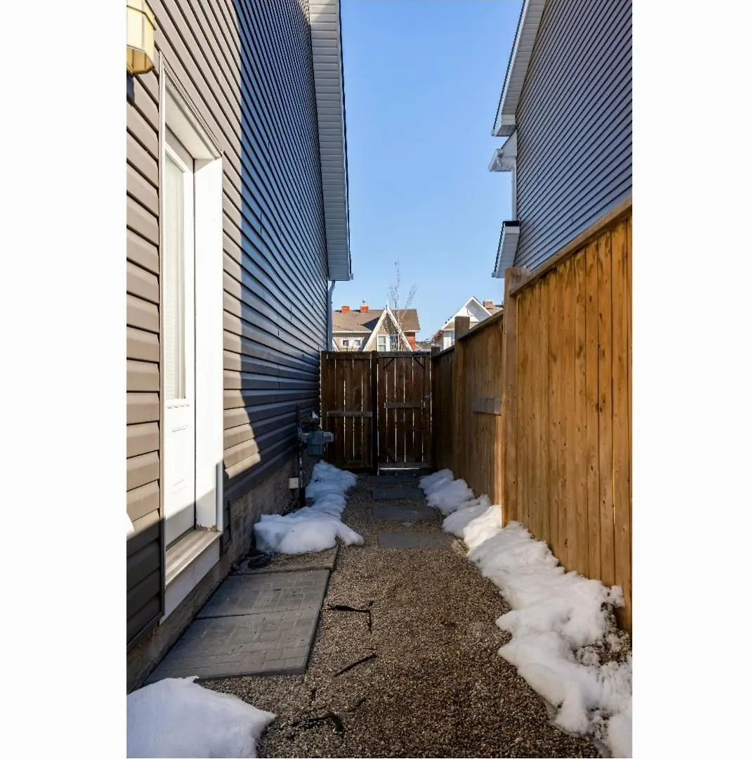 Basement Apartment Калгари Канада
